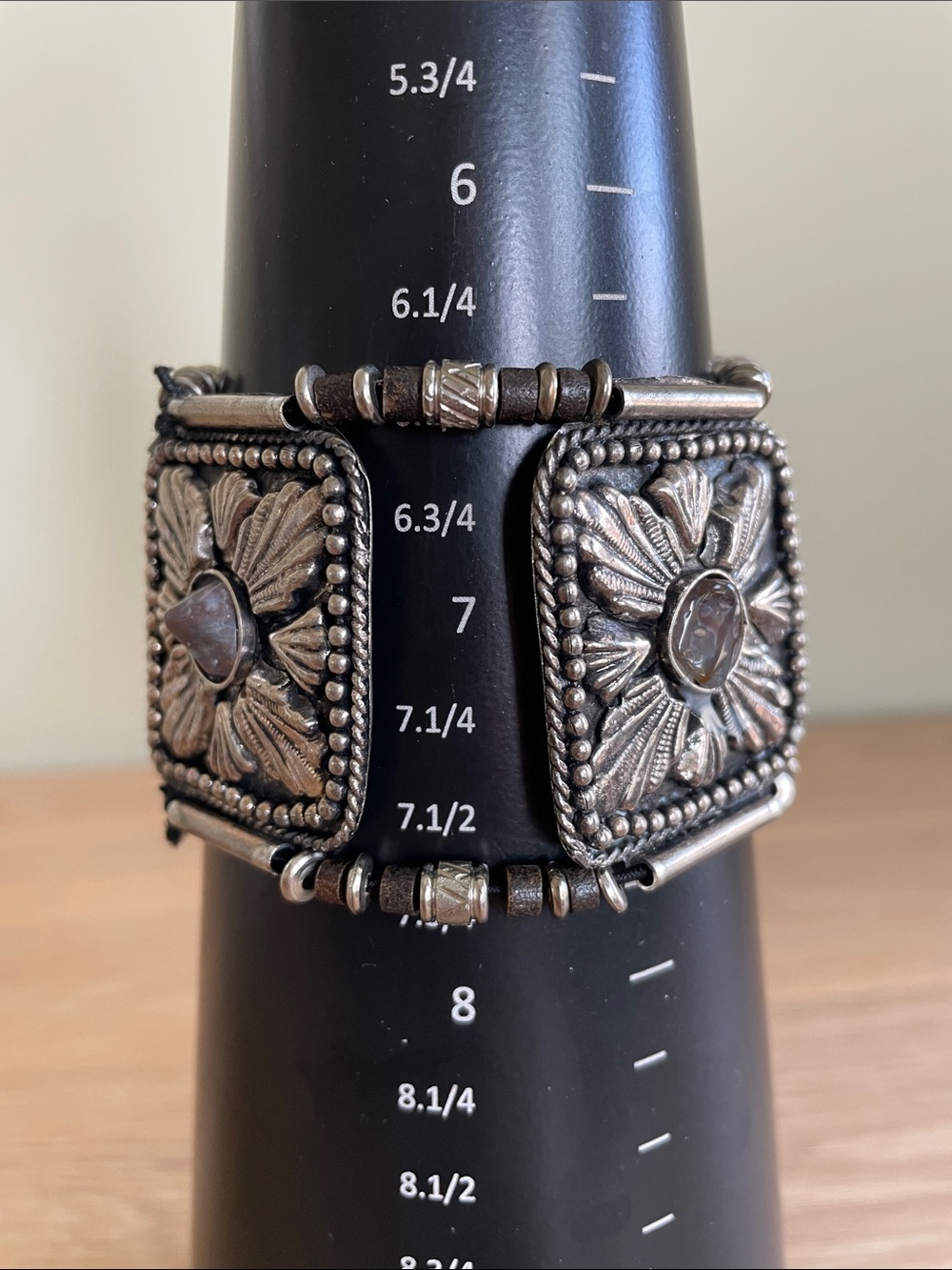 VINTAGE SILVER TONE SQUARE PANEL STRETCH BRACELET Retro Geometric Metal Cuff - Picture 5 of 5